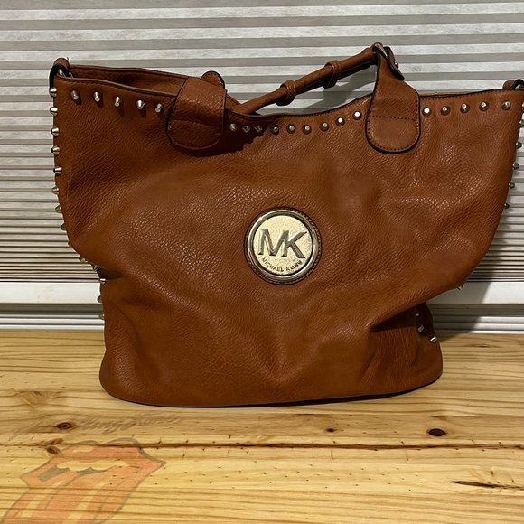 MICHAEL KORS LEATHER STUDDED TOTE - Picture 5 of 11